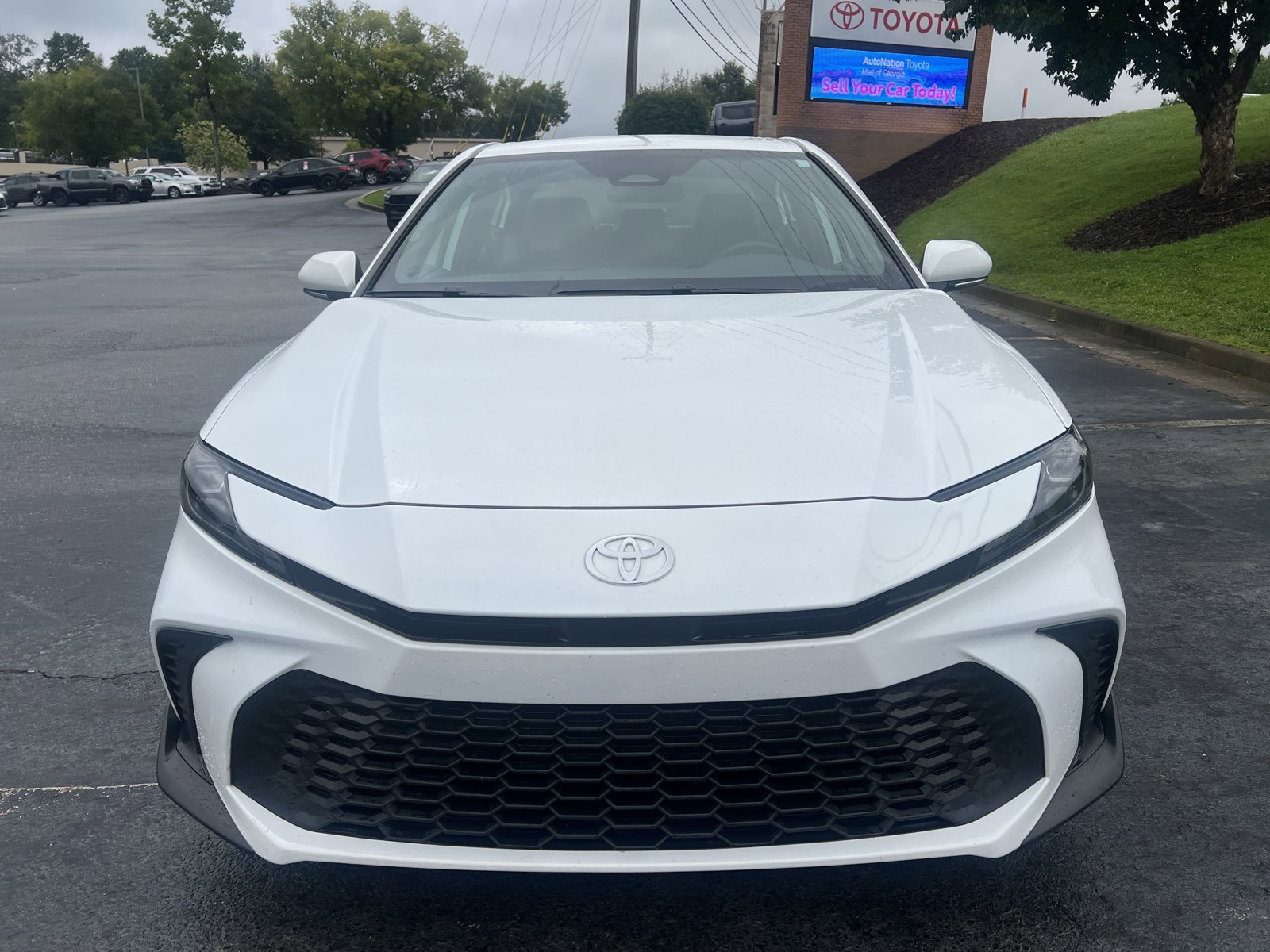 2025 Toyota Camry SE photo 2