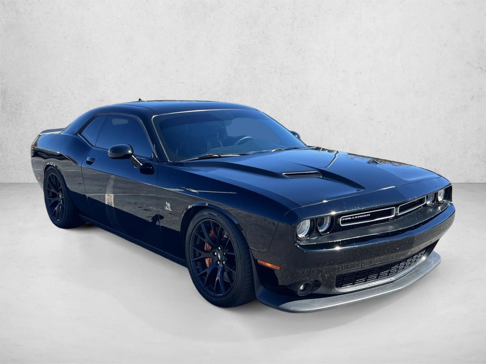 2017 Dodge Challenger R/T 392 photo 3