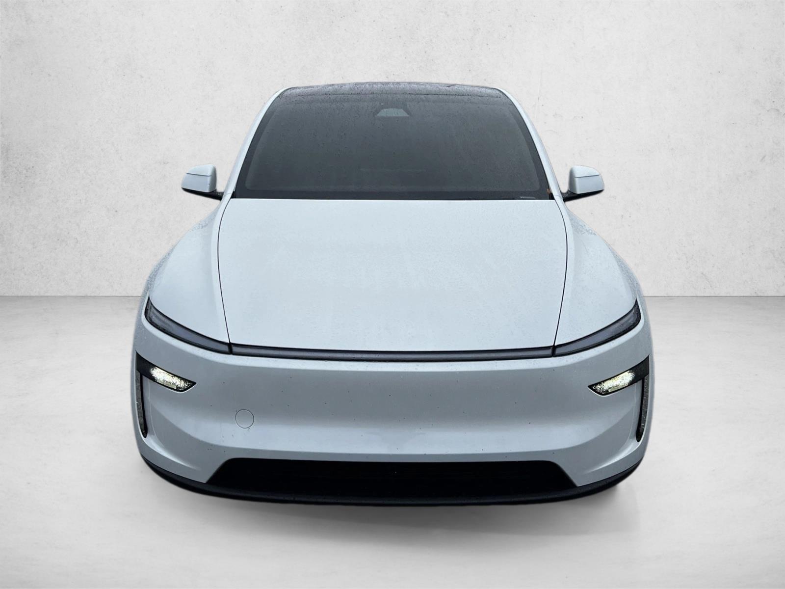 2026 Tesla Model Y Long Range photo 2