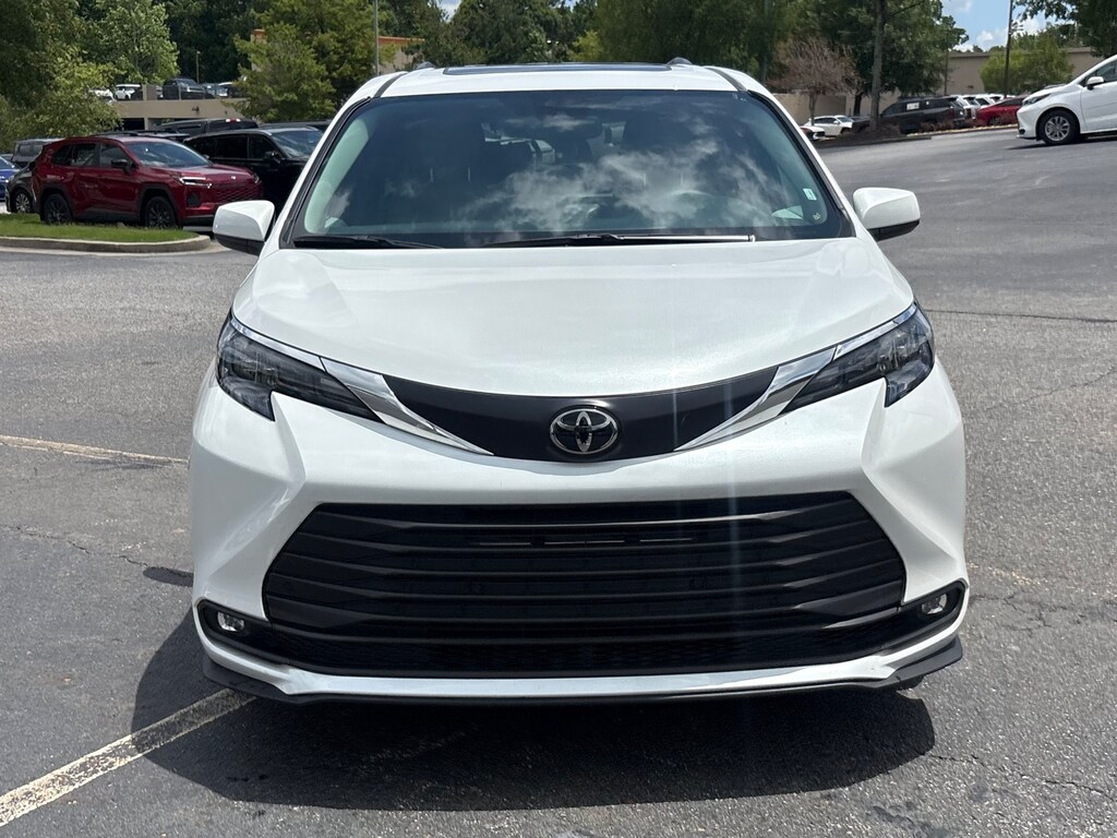 Used 2026 Toyota Sienna XLE 8 Passenger Van Passenger Van