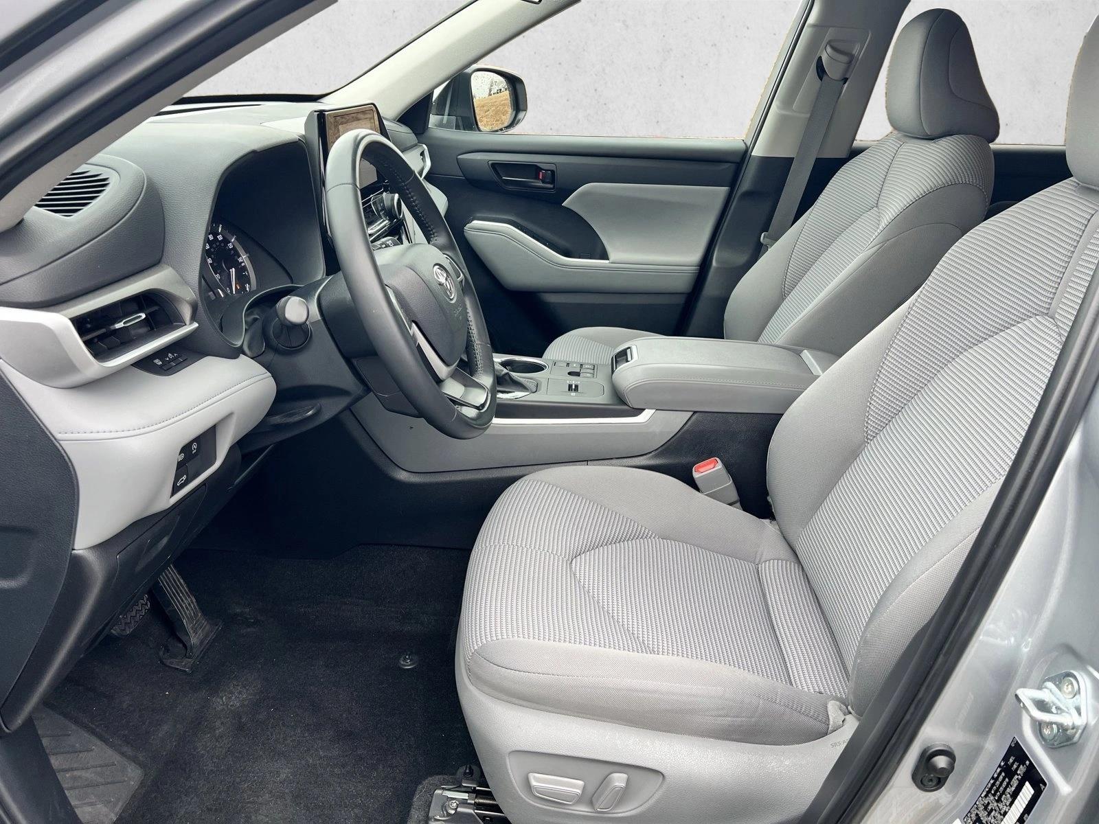 2024 Toyota Highlander LE - Photo 10