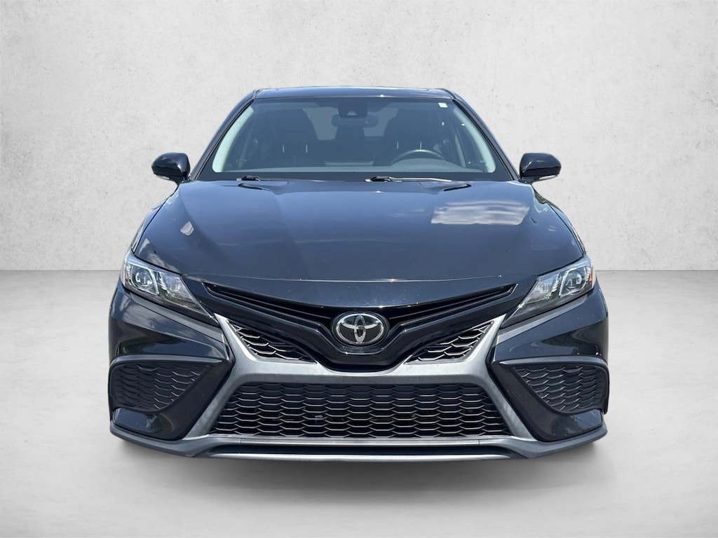Used 2022 Toyota Camry SE Sedan