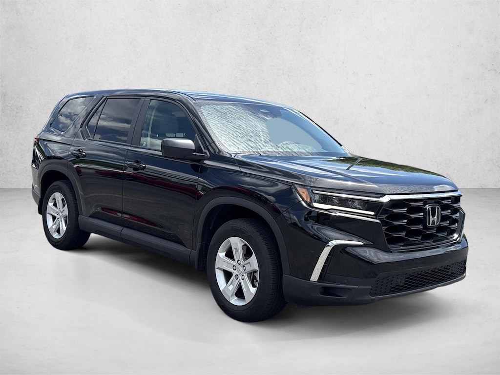Used 2023 Honda Pilot LX SUV