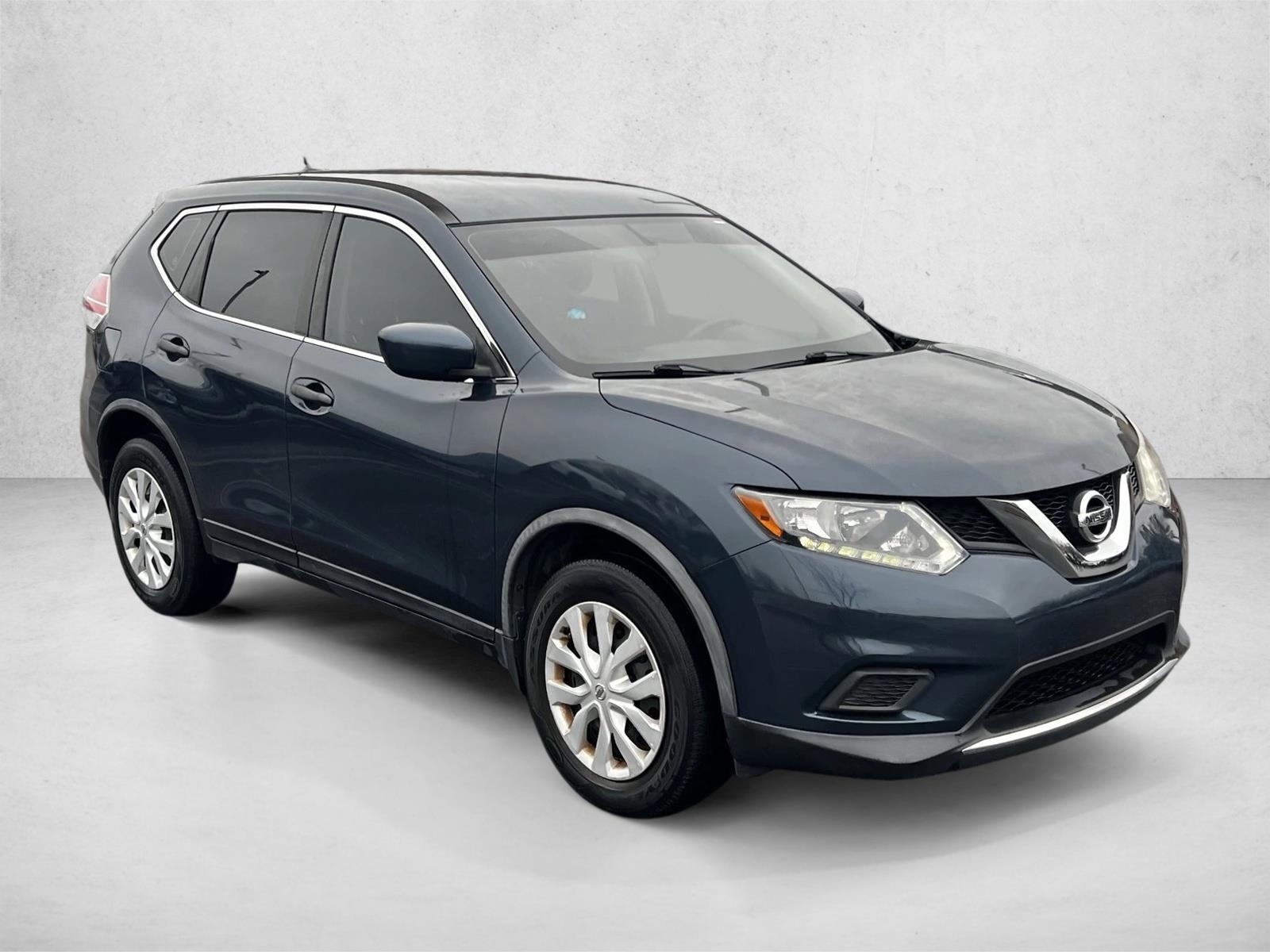2016 Nissan Rogue S photo 2