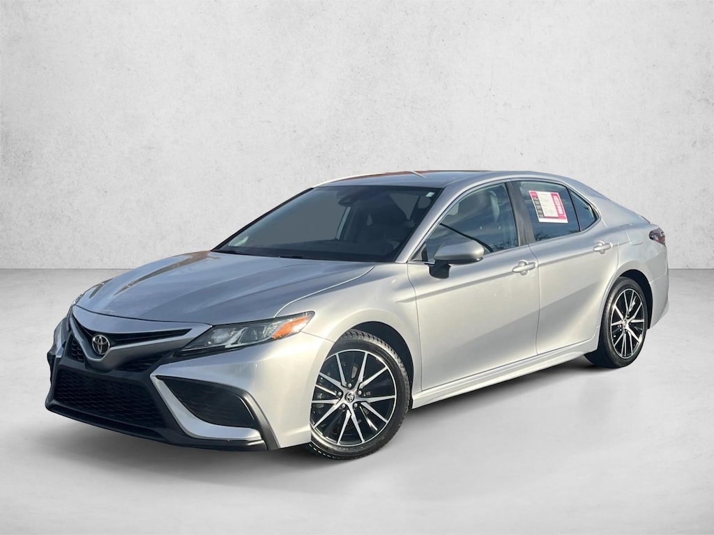 Used 2021 Toyota Camry SE Sedan