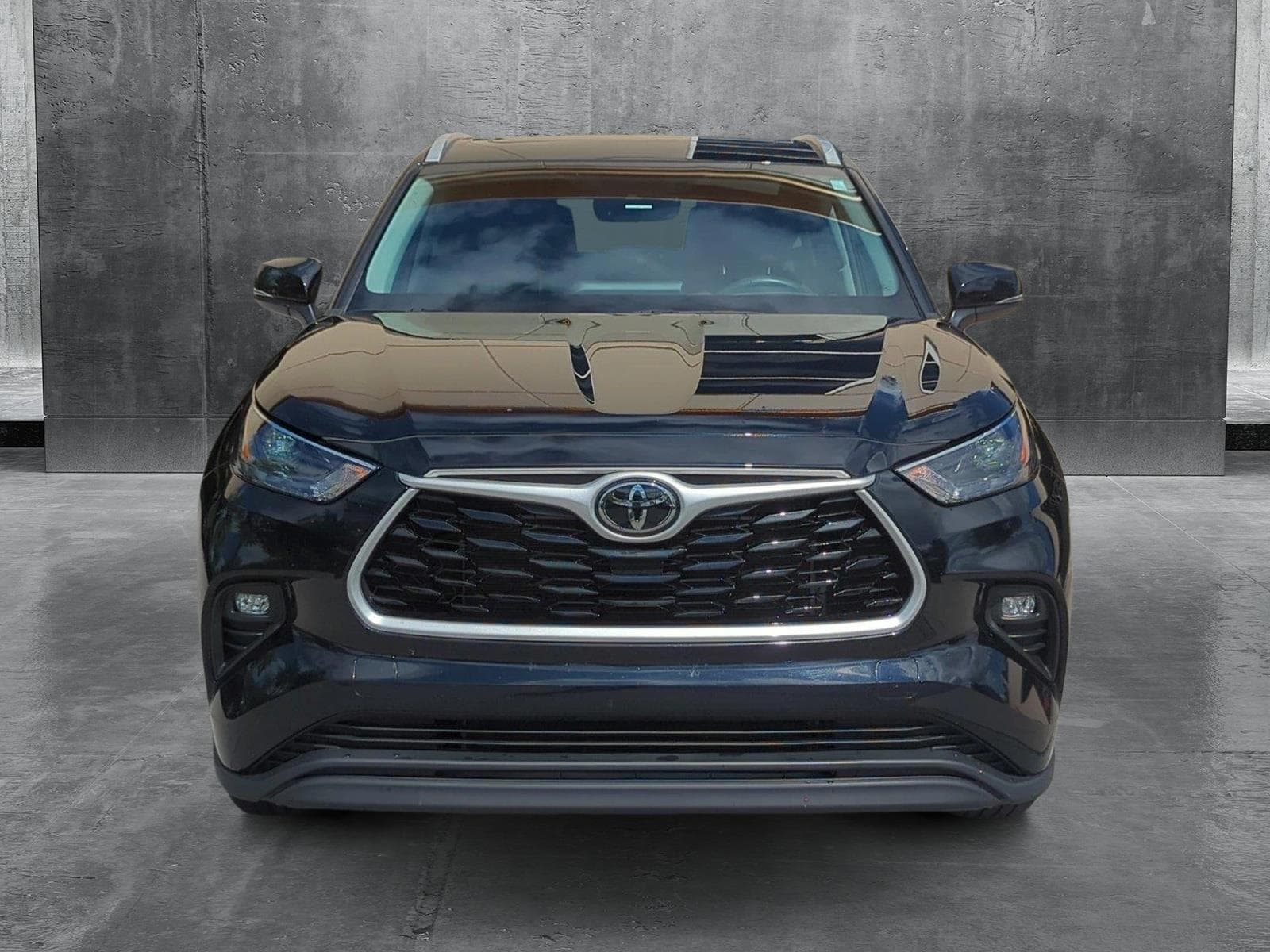 Certified 2024 Toyota Highlander XLE with VIN 5TDKDRAHXRS530895 for sale in Buford, GA