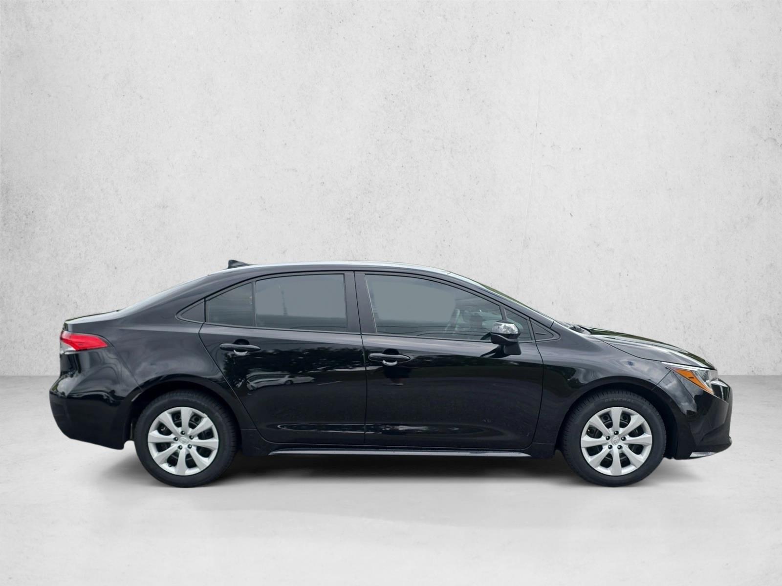 2024 Toyota Corolla LE photo 4