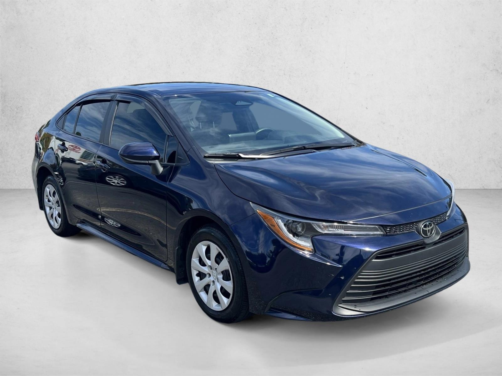 2025 Toyota Corolla LE photo 3
