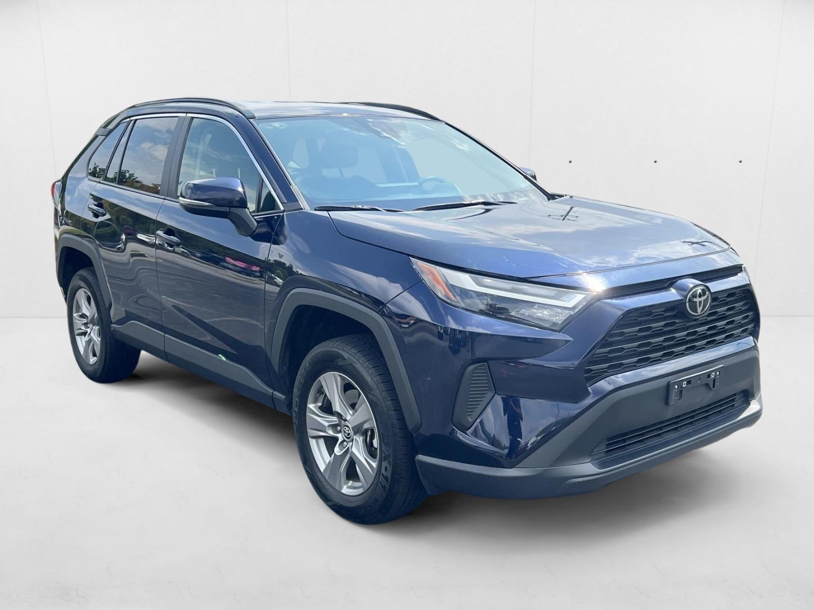 2024 Toyota RAV4 XLE photo 3