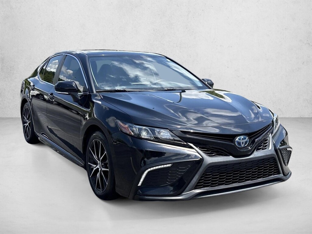 Used 2022 Toyota Camry Hybrid SE Sedan
