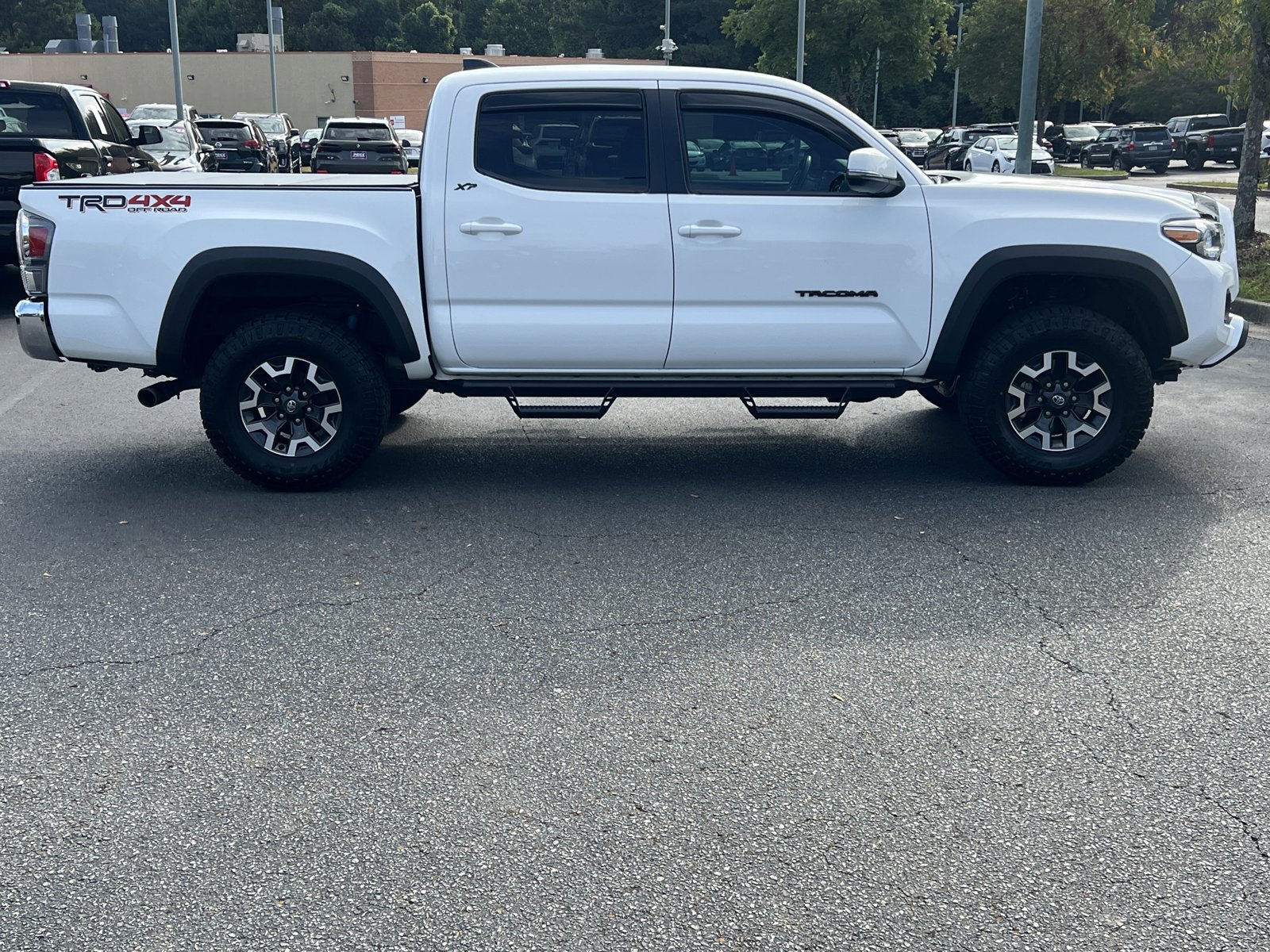 2023 Toyota Tacoma TRD V6 photo 4