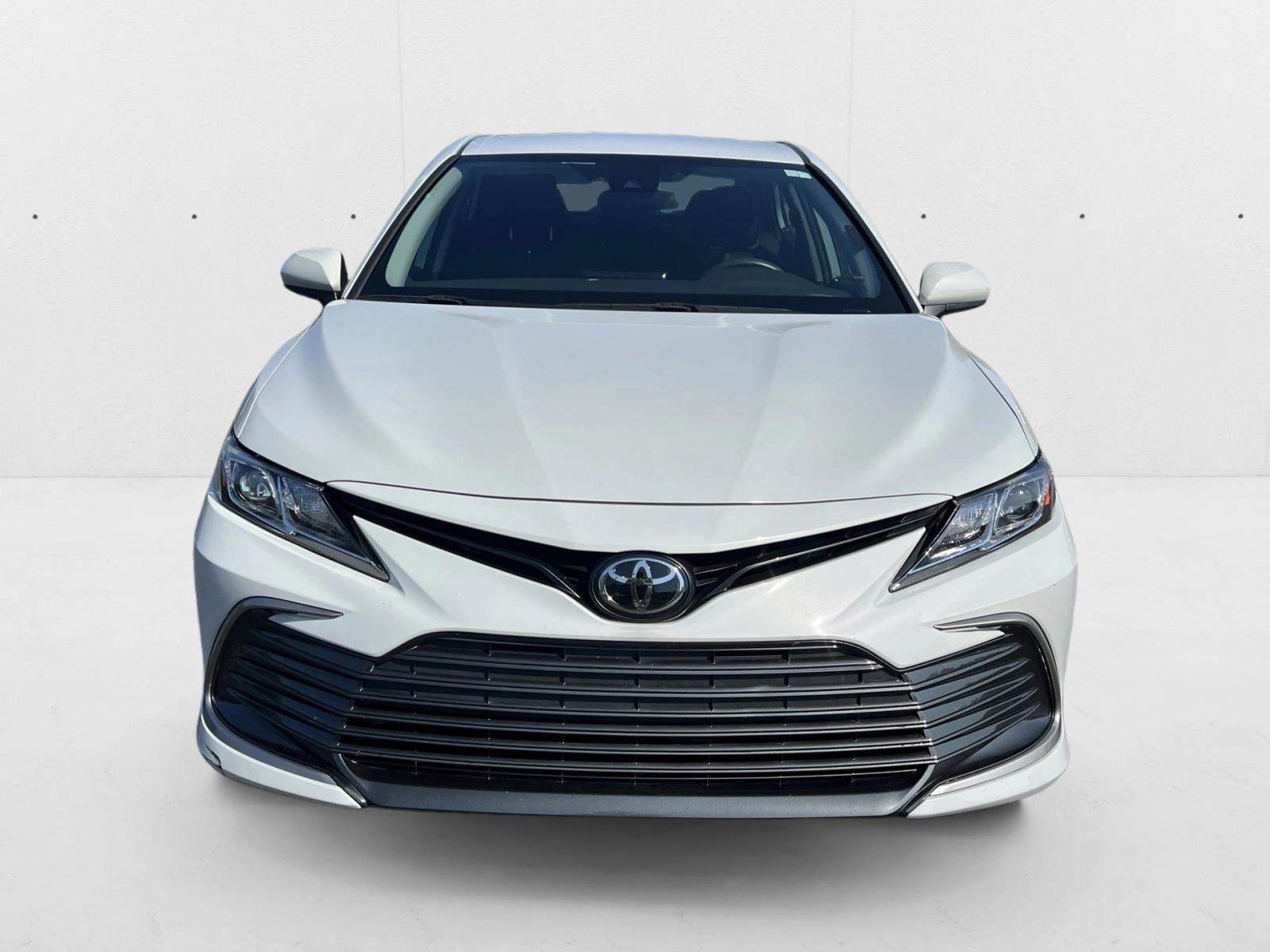 2022 Toyota Camry LE photo 2