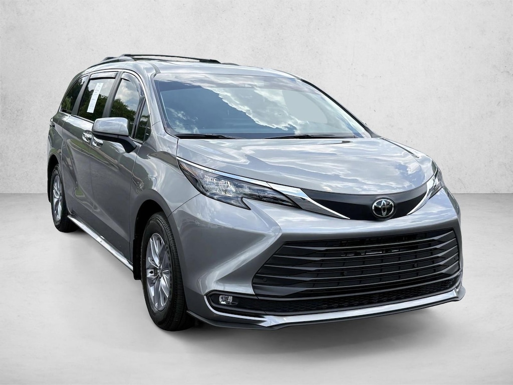 Certified 2026 Toyota Sienna XLE 8 Passenger Van Passenger Van