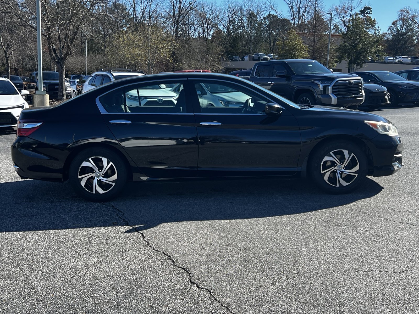2017 Honda Accord LX photo 4