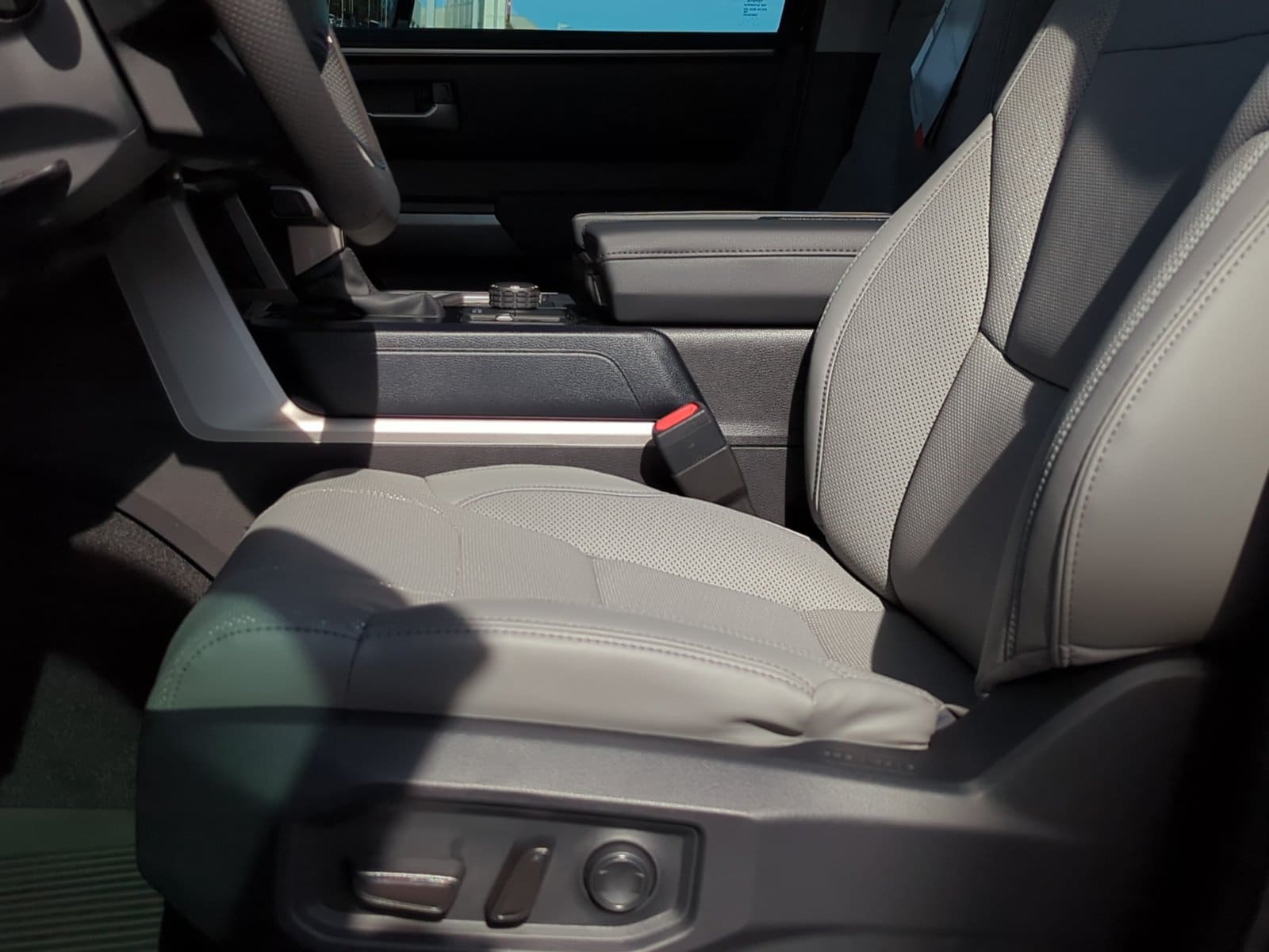 2024 Toyota Tundra SR5 - Photo 19
