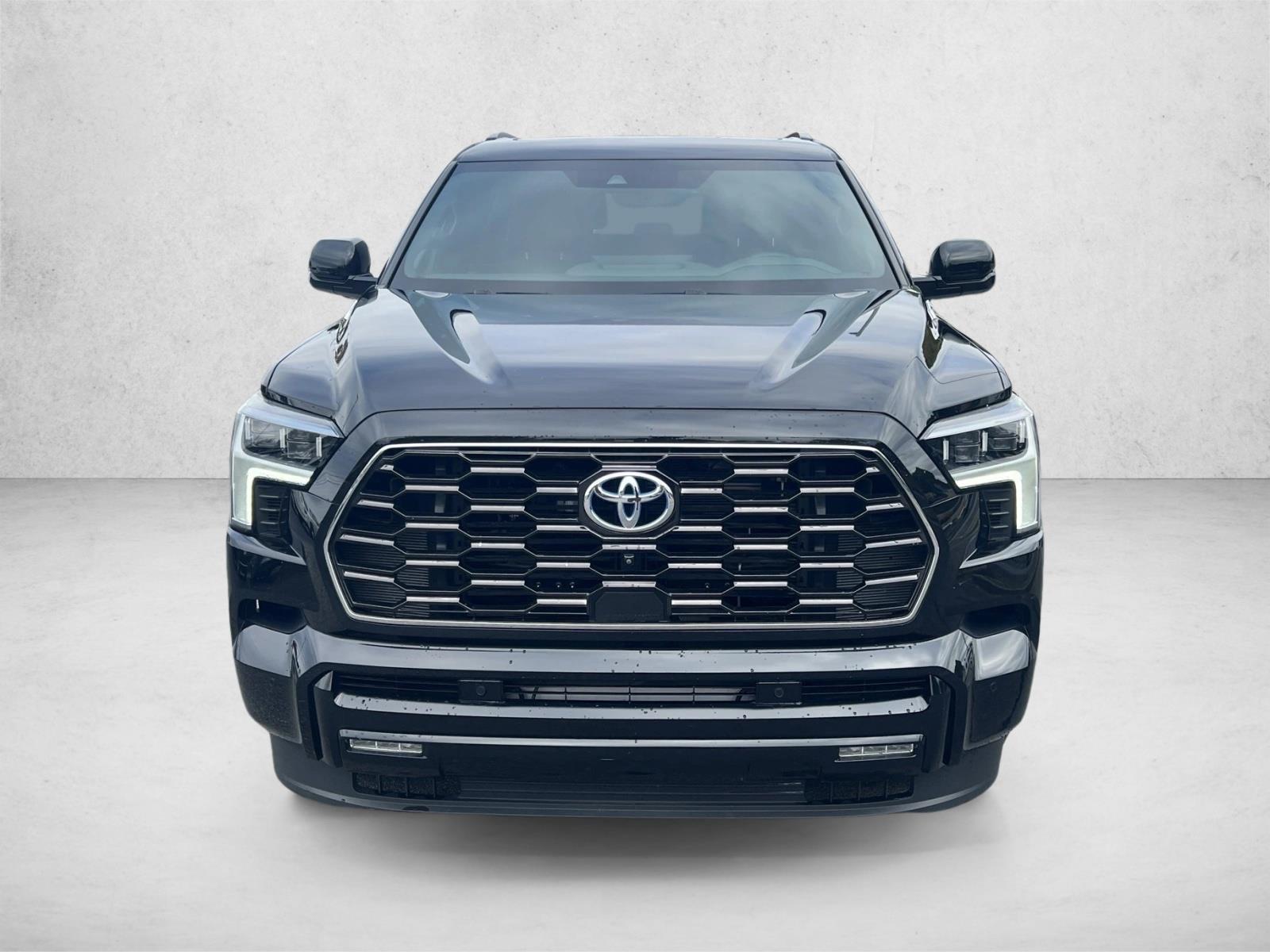 2023 Toyota Sequoia Platinum photo 2