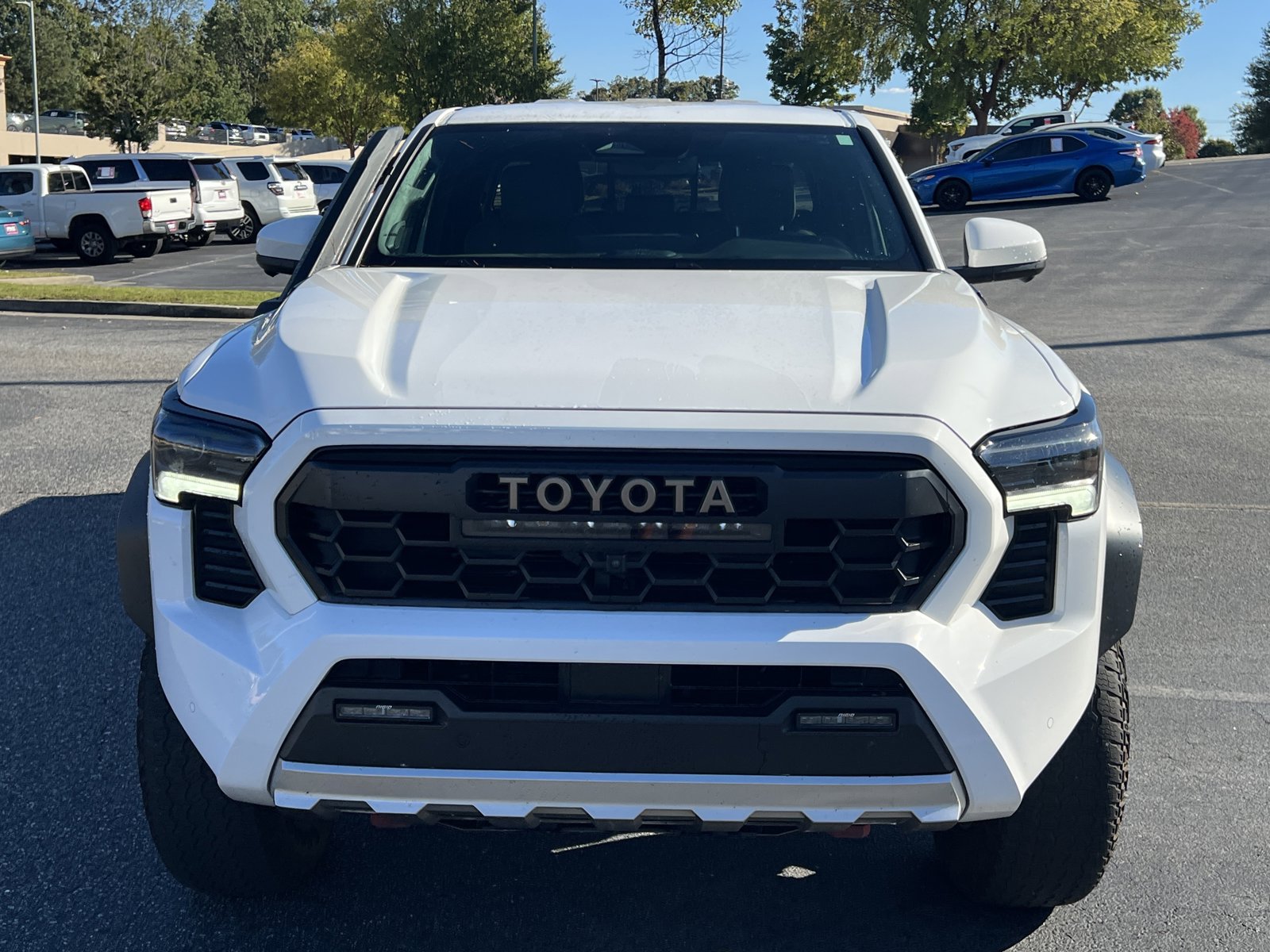 2025 Toyota Tacoma Trailhunter photo 2