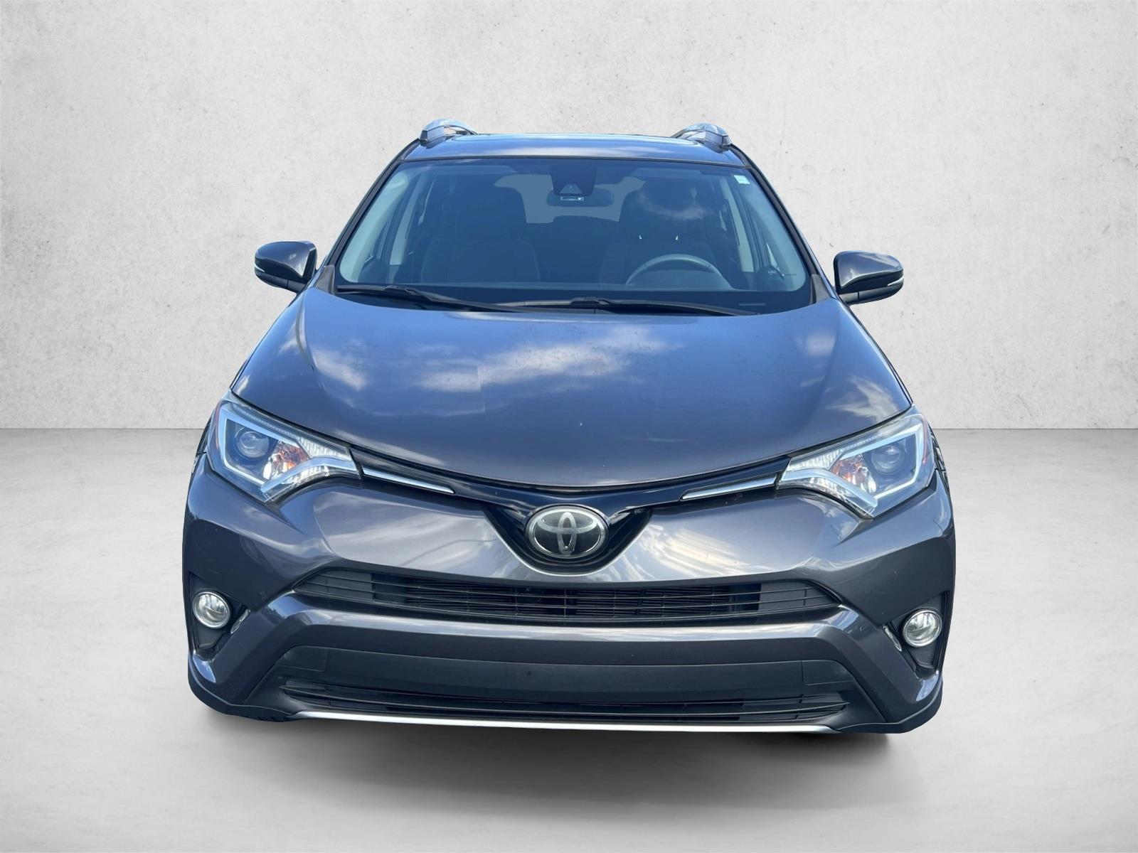 2018 Toyota RAV4 XLE photo 2