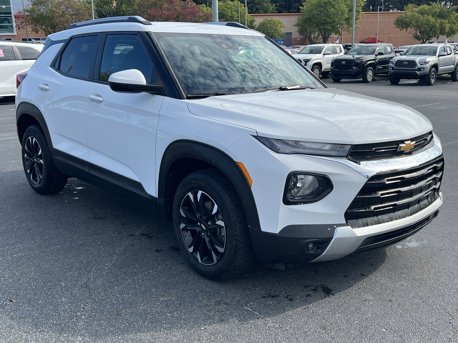 2023 Chevrolet Trailblazer LT photo 3