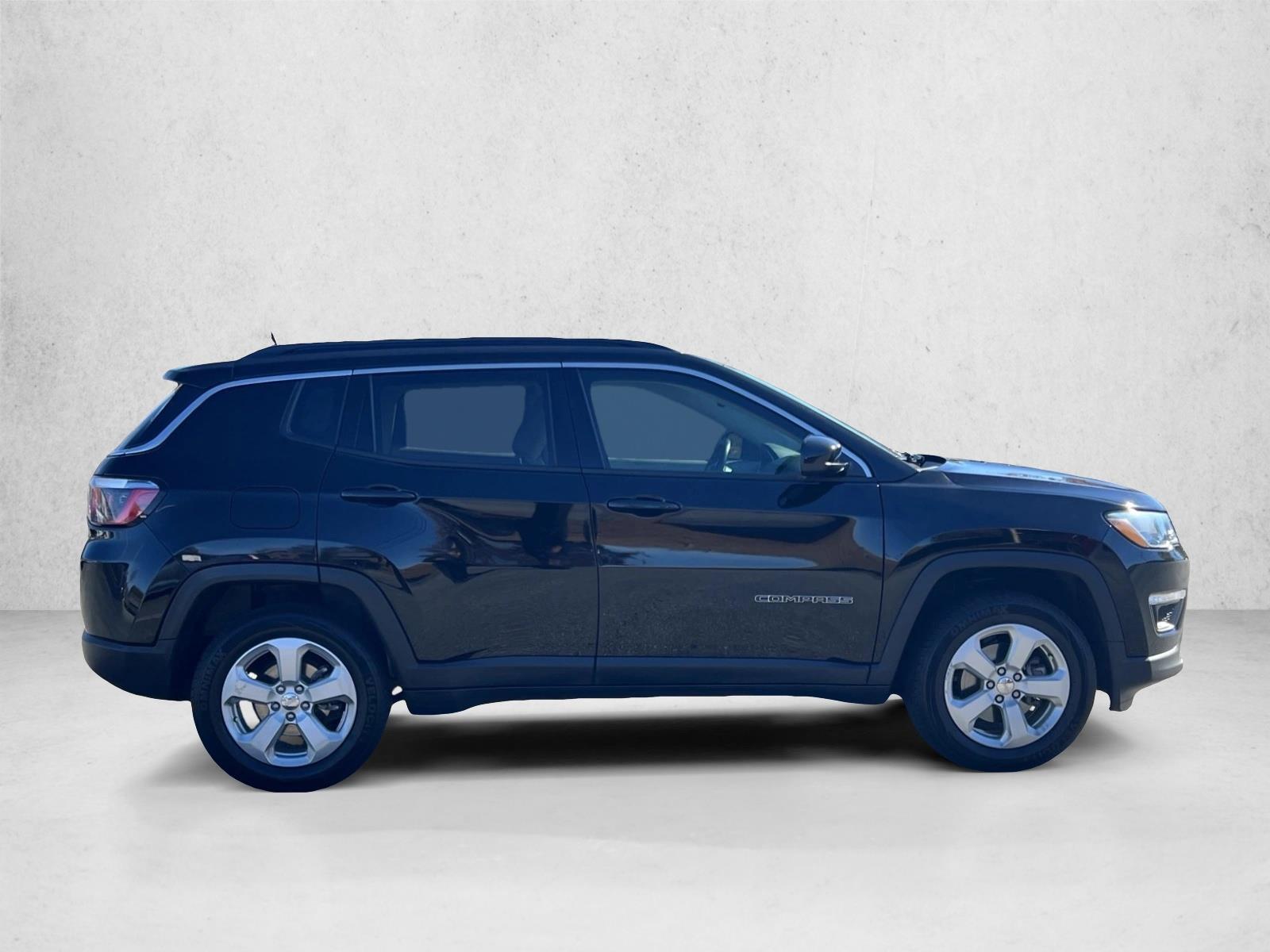2020 Jeep Compass Latitude photo 4