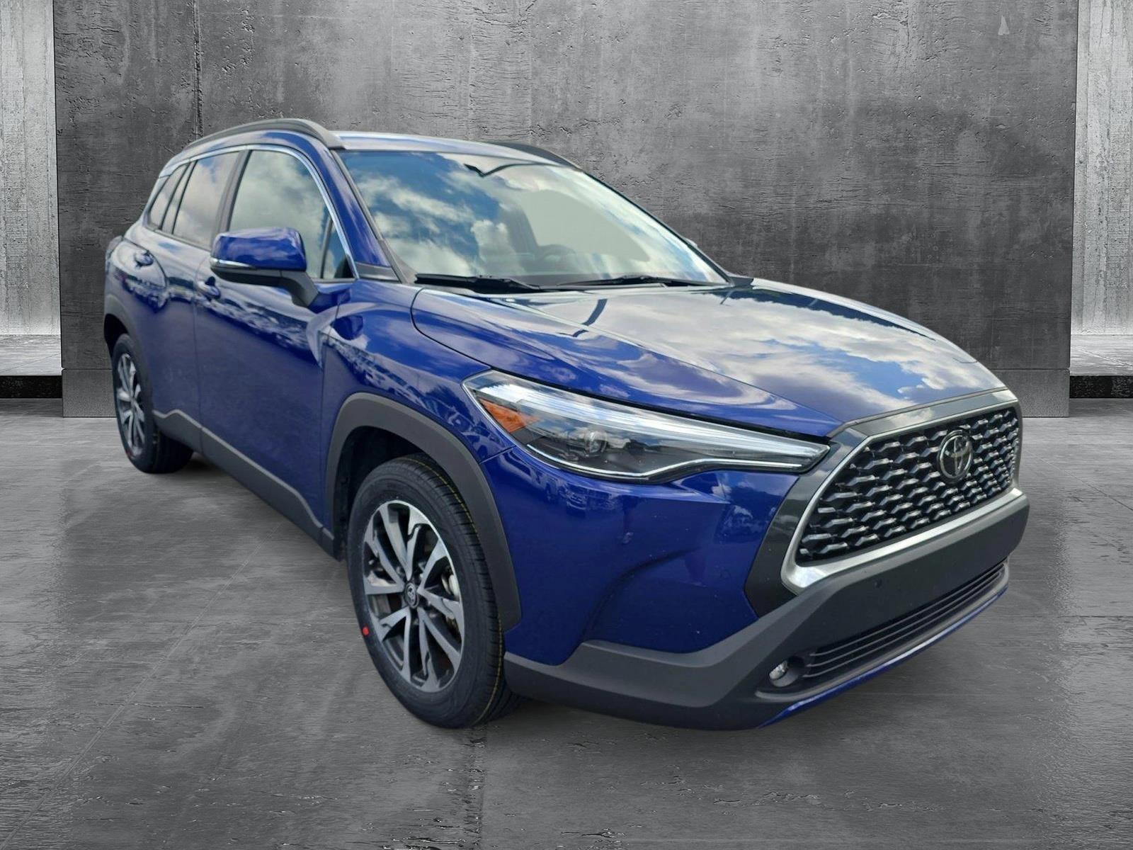2024 Toyota Corolla Cross XLE photo 3