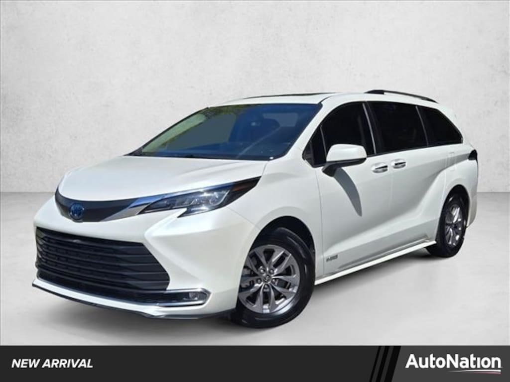 Used 2021 Toyota Sienna XLE 7 Passenger Van