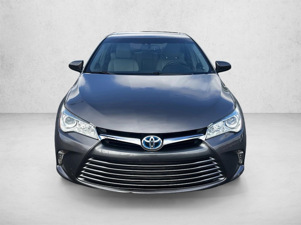 Used 2016 Toyota Camry Hybrid XLE Sedan
