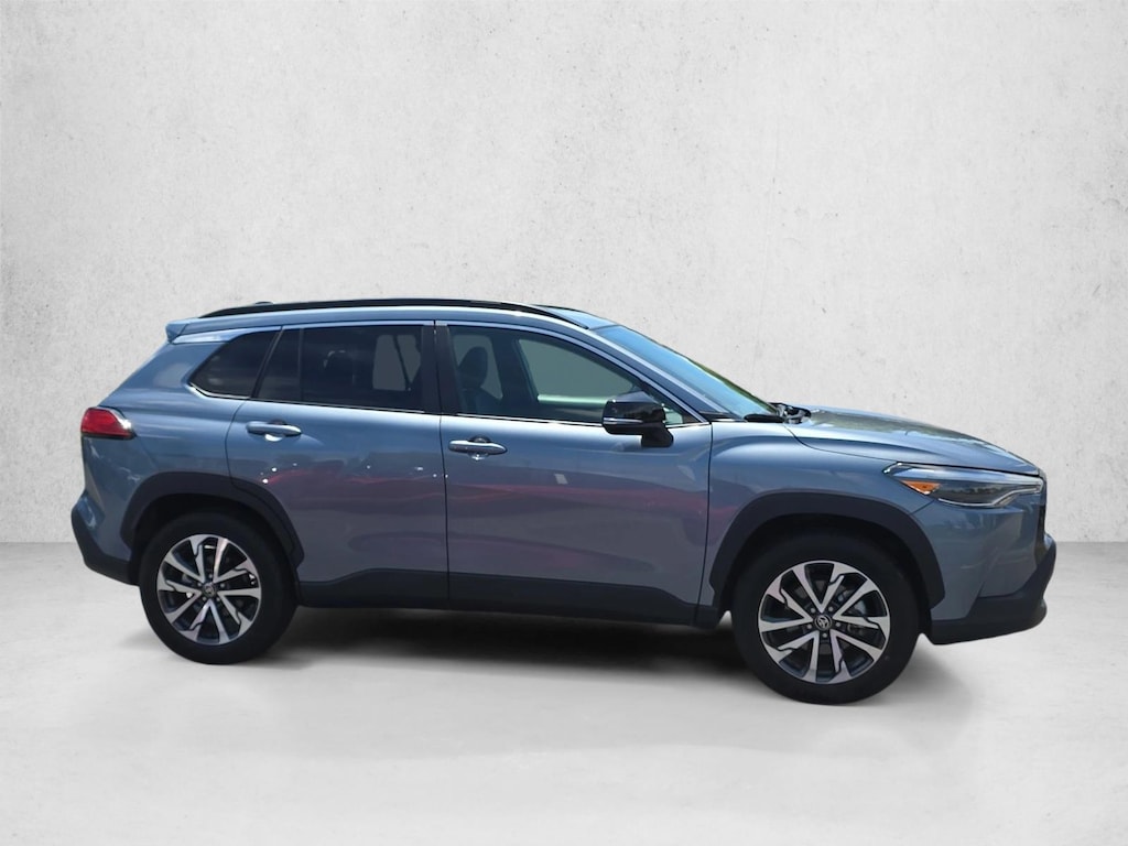 Used 2025 Toyota Corolla Cross XLE SUV