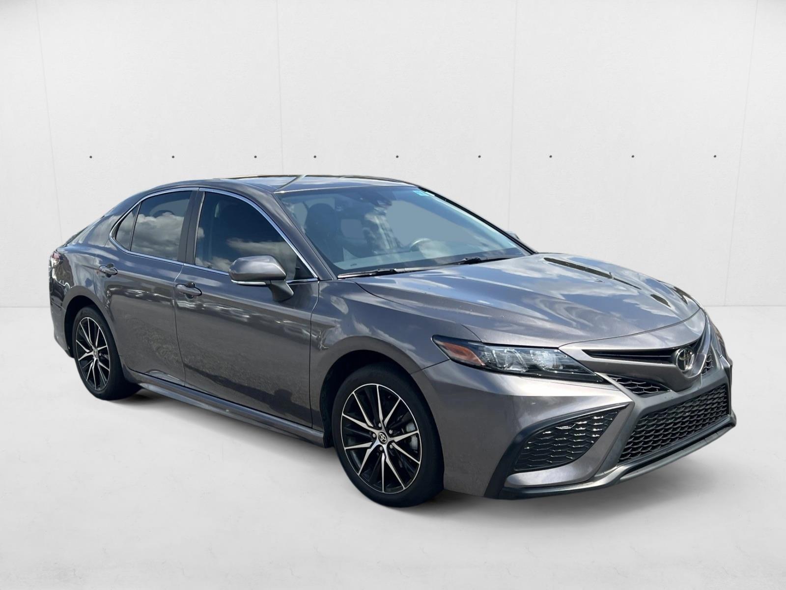 2024 Toyota Camry SE photo 3