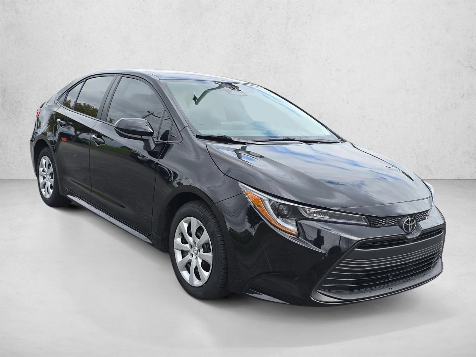 2024 Toyota Corolla LE photo 3