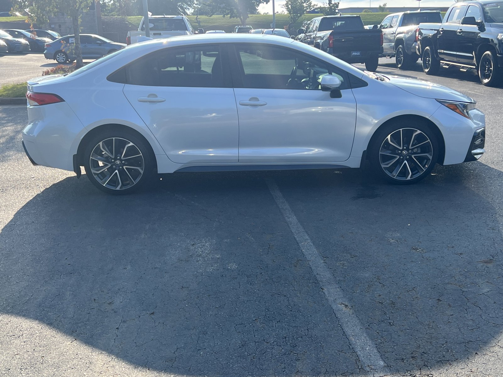 2022 Toyota Corolla SE photo 4