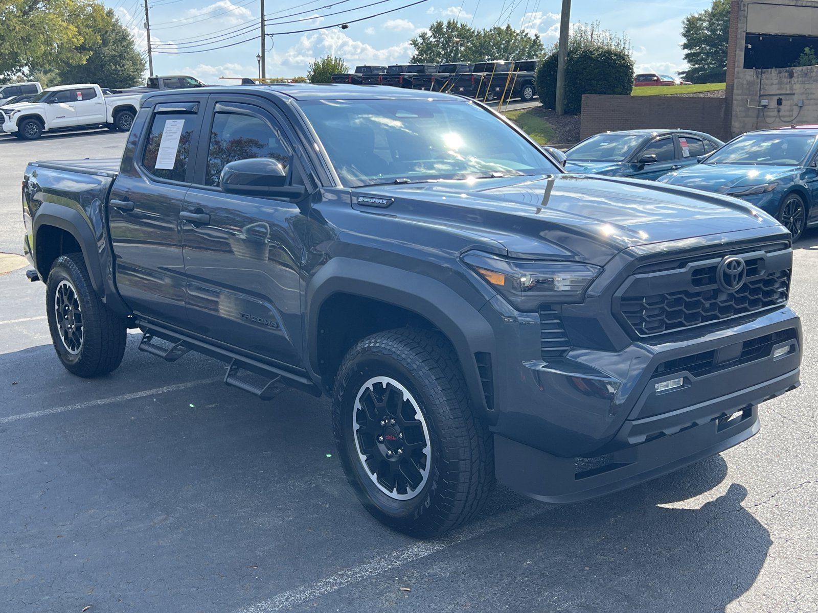 2025 Toyota Tacoma TRD Off-Road photo 3