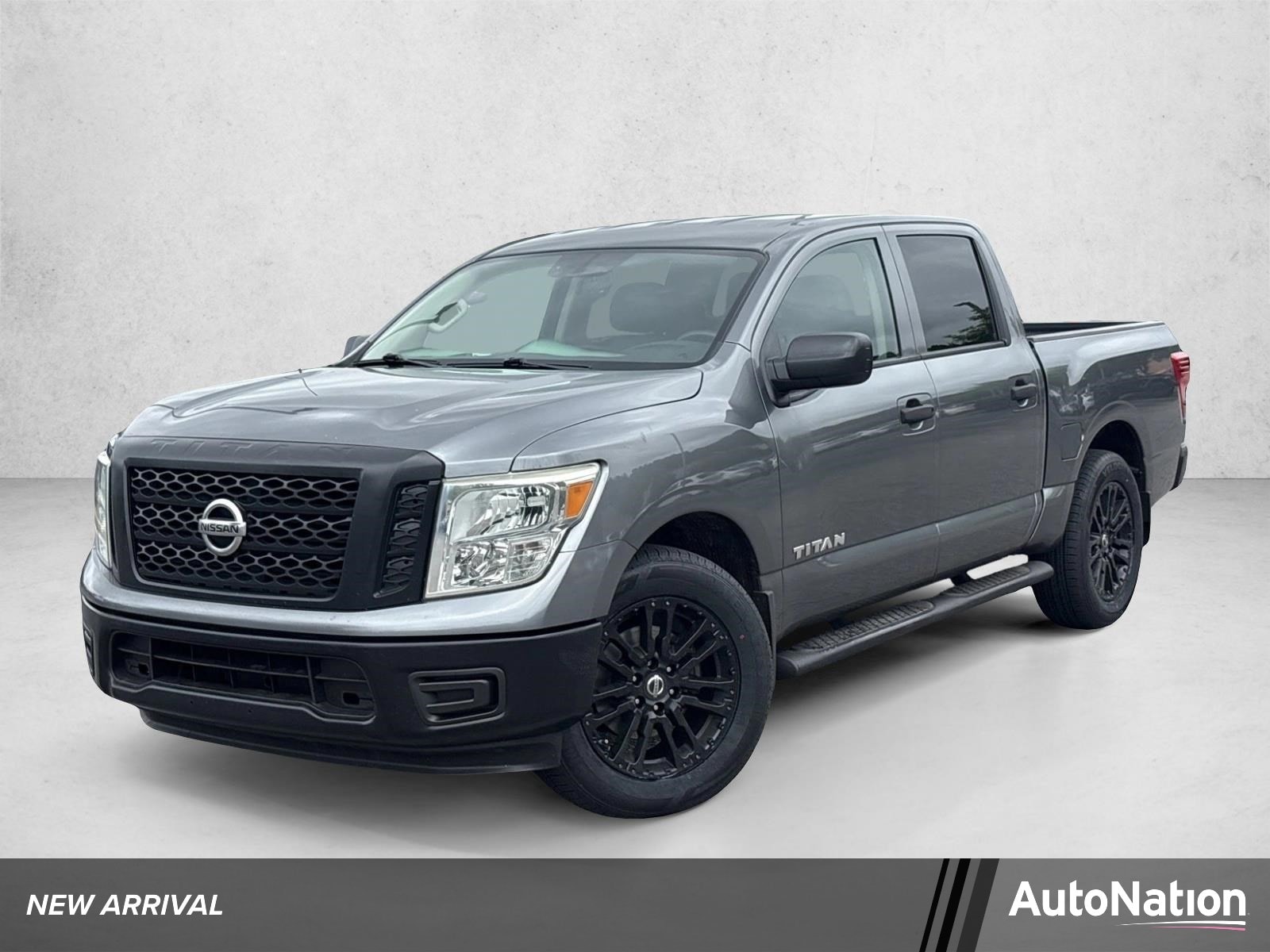 2017 Nissan Titan S 4X2 Crew Cab's photo