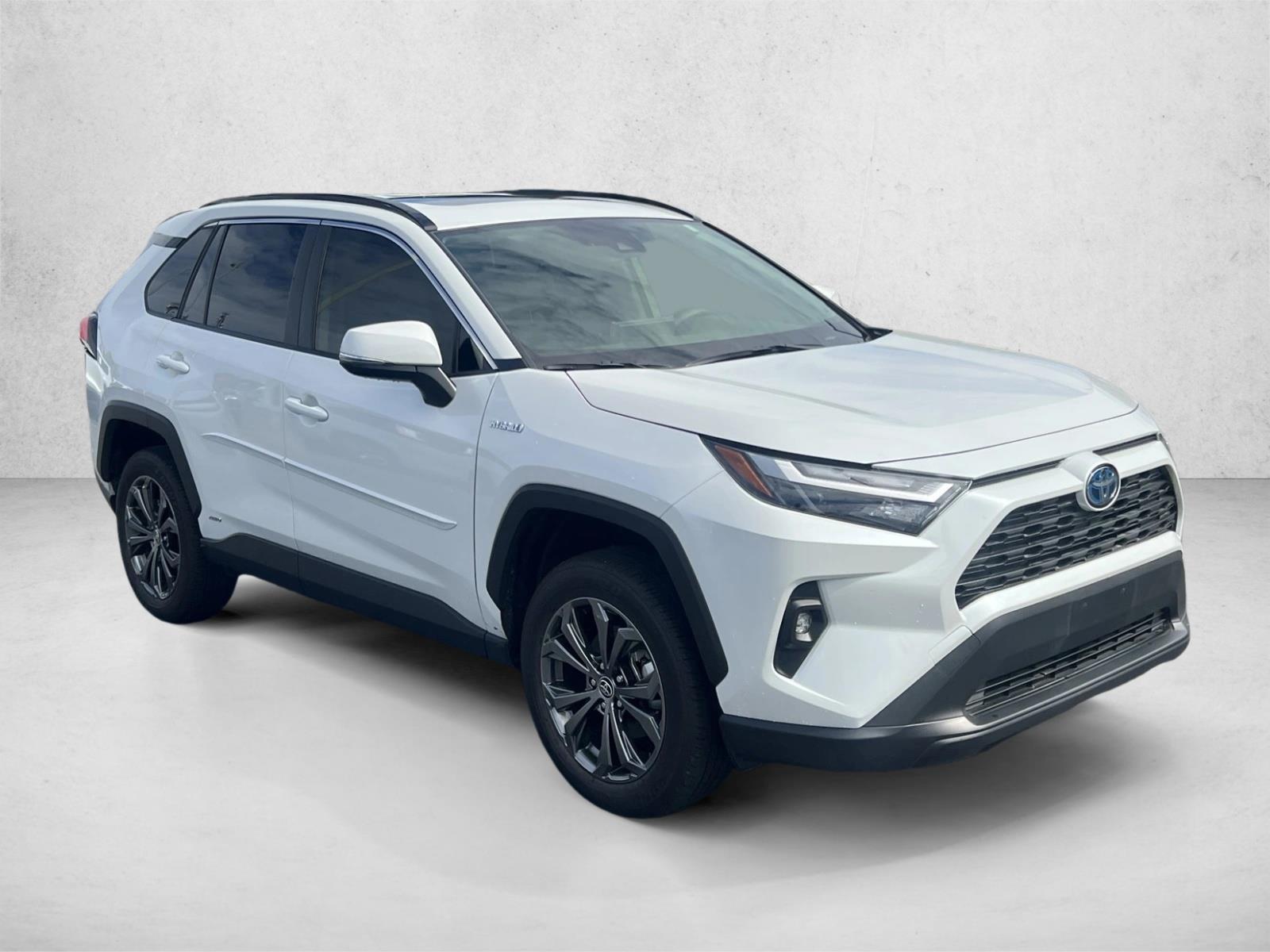 2024 Toyota RAV4 Hybrid XLE Premium photo 3
