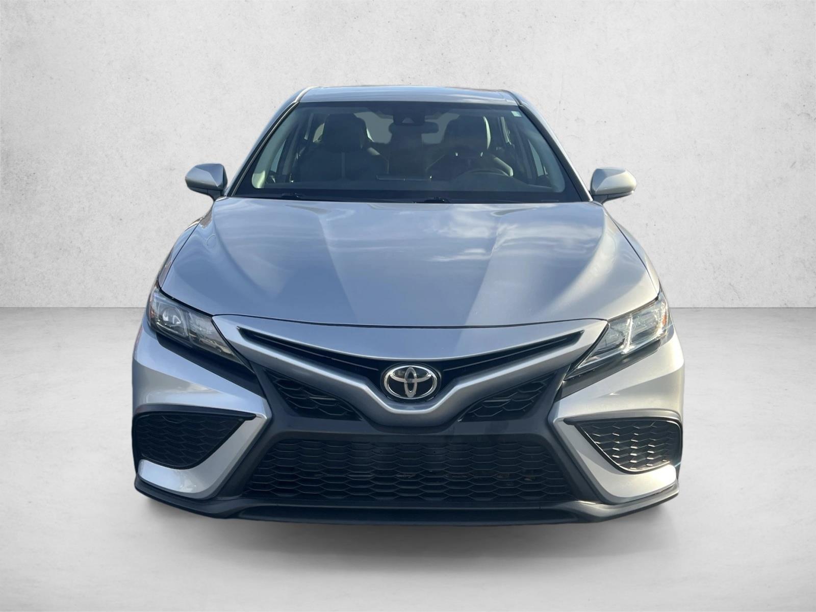 2021 Toyota Camry SE photo 2