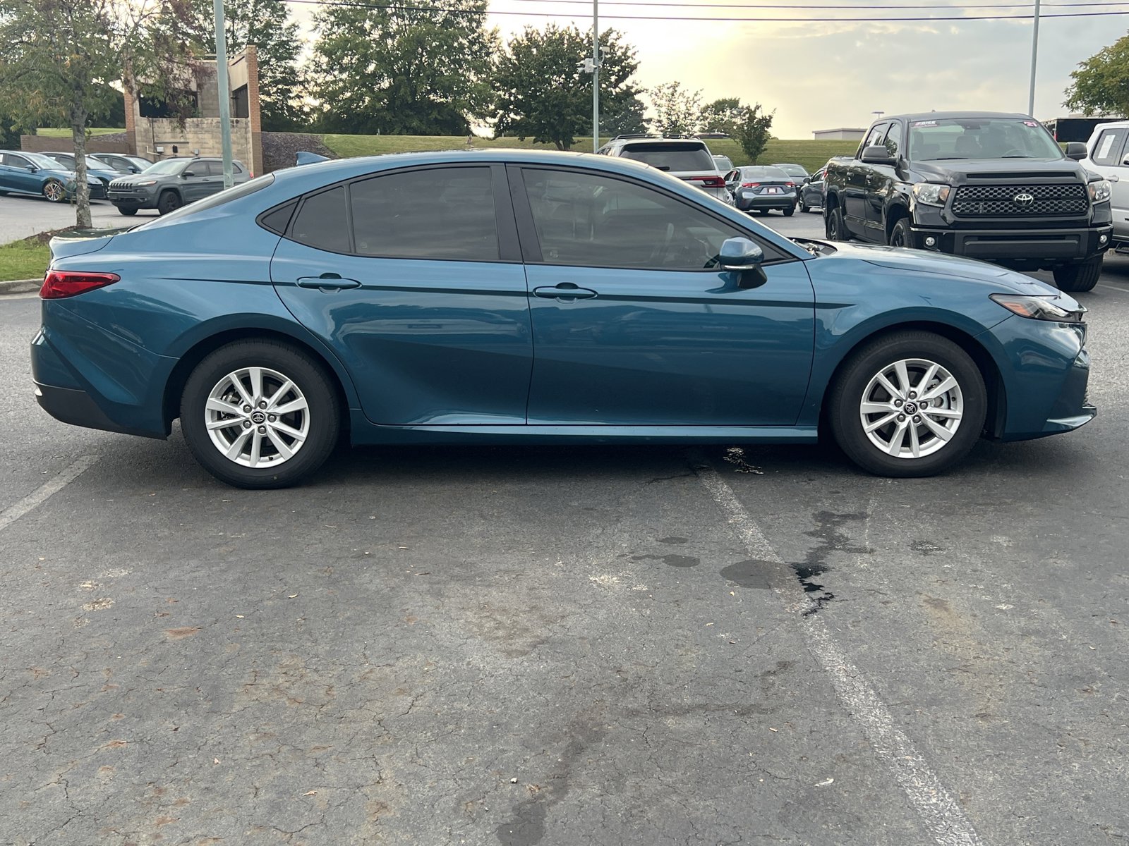 2025 Toyota Camry LE photo 4