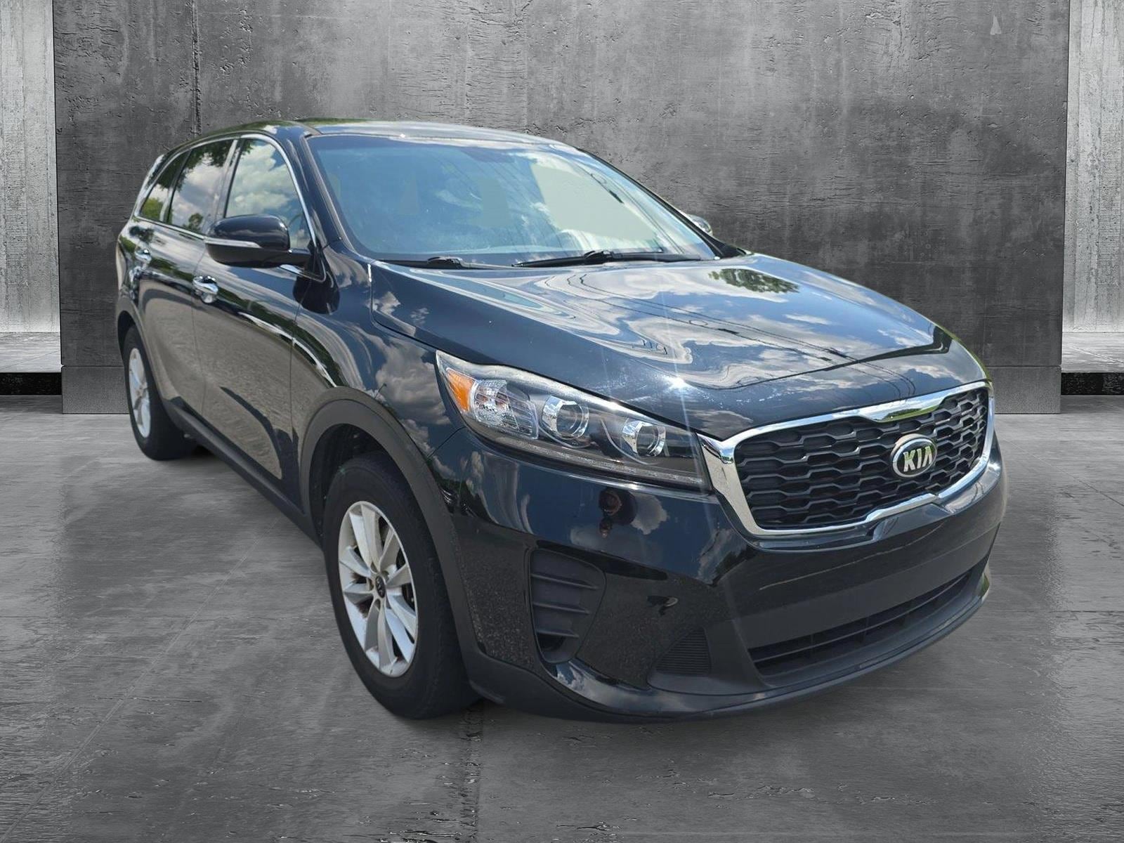 2019 Kia Sorento LX photo 3