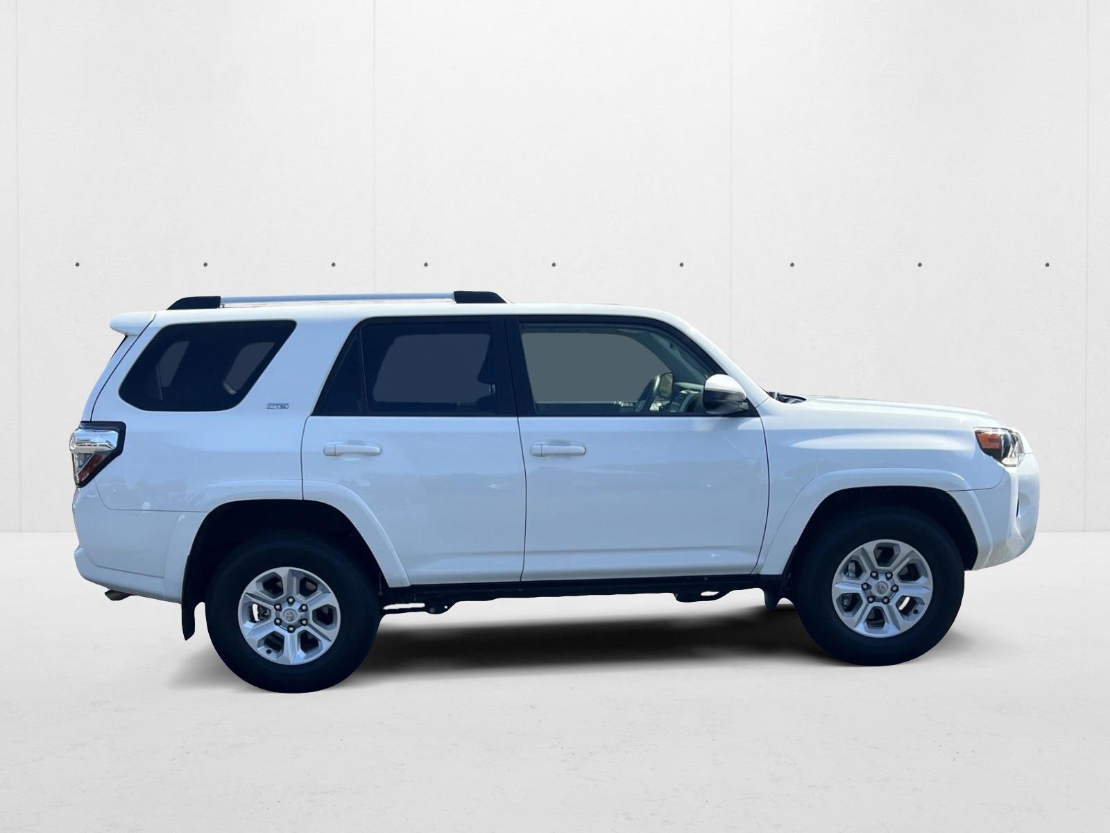 2023 Toyota 4Runner SR5 photo 2