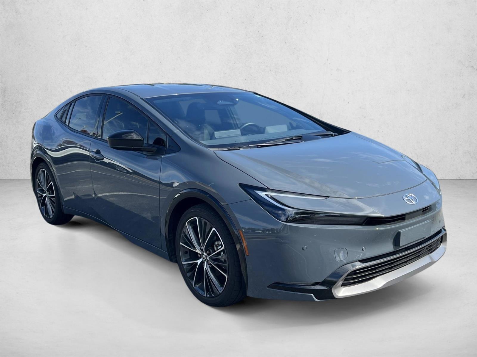 2024 Toyota Prius XLE photo 3