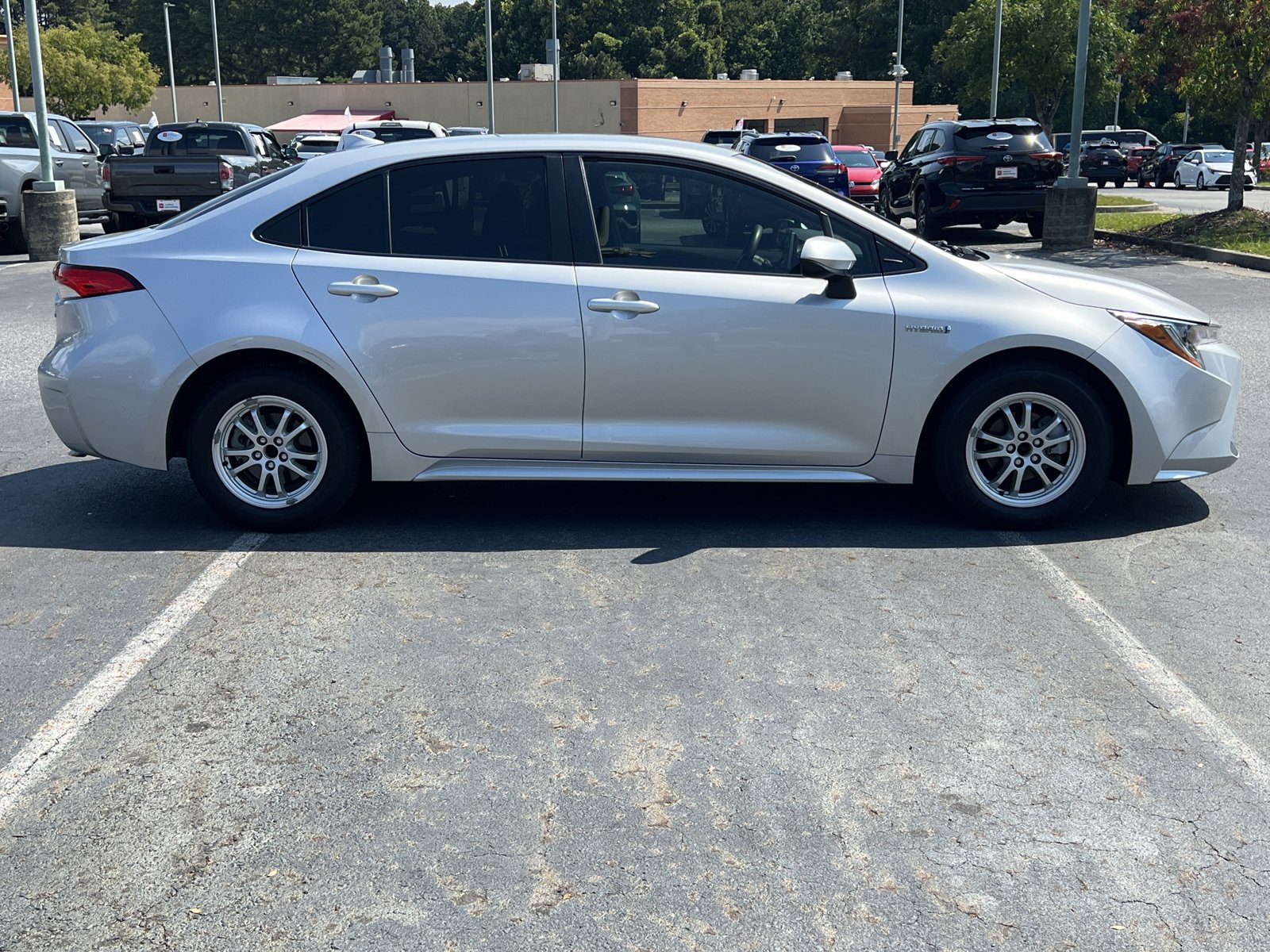 2020 Toyota Corolla Hybrid LE photo 4