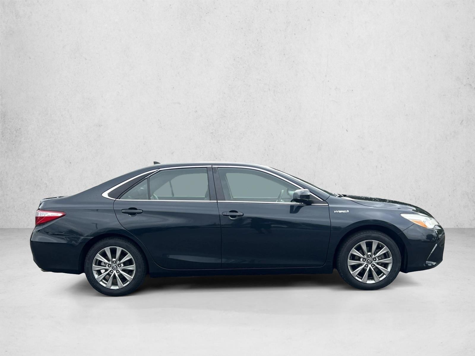 2017 Toyota Camry Hybrid XLE photo 4