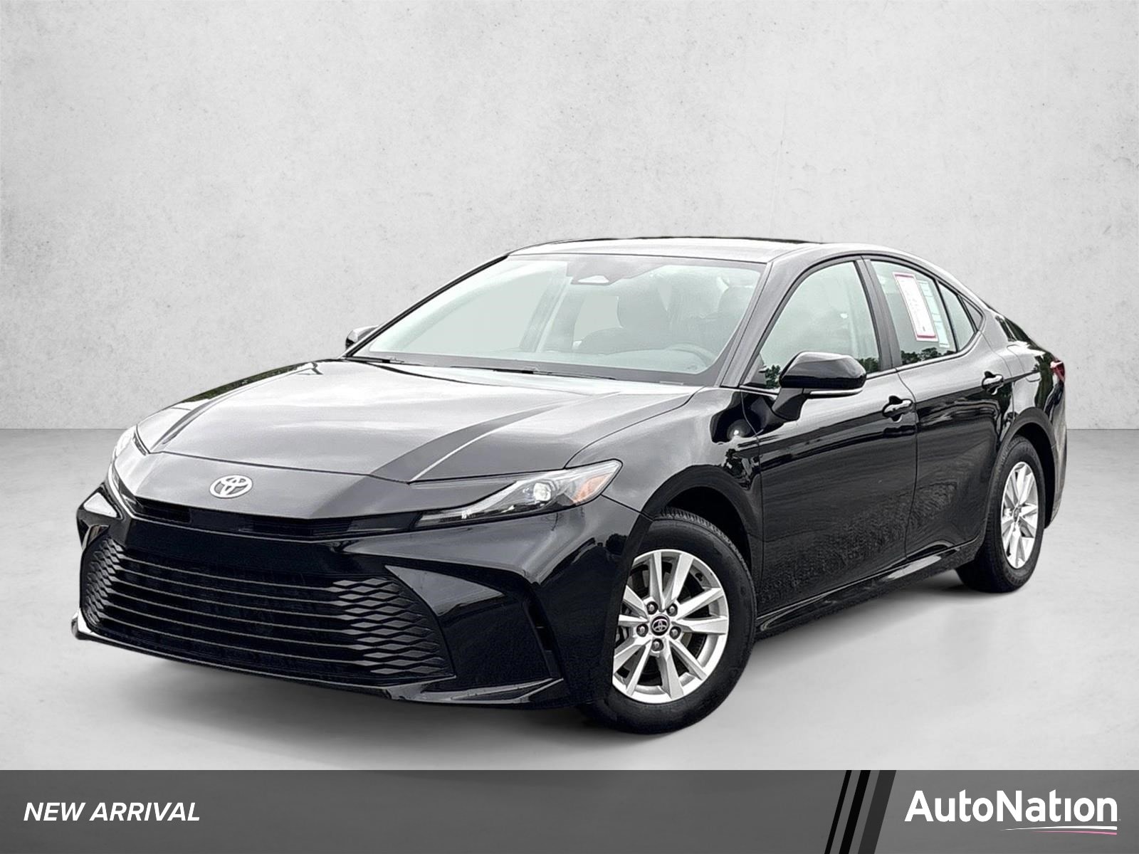 2026 Toyota Camry LE Hybrid's photo