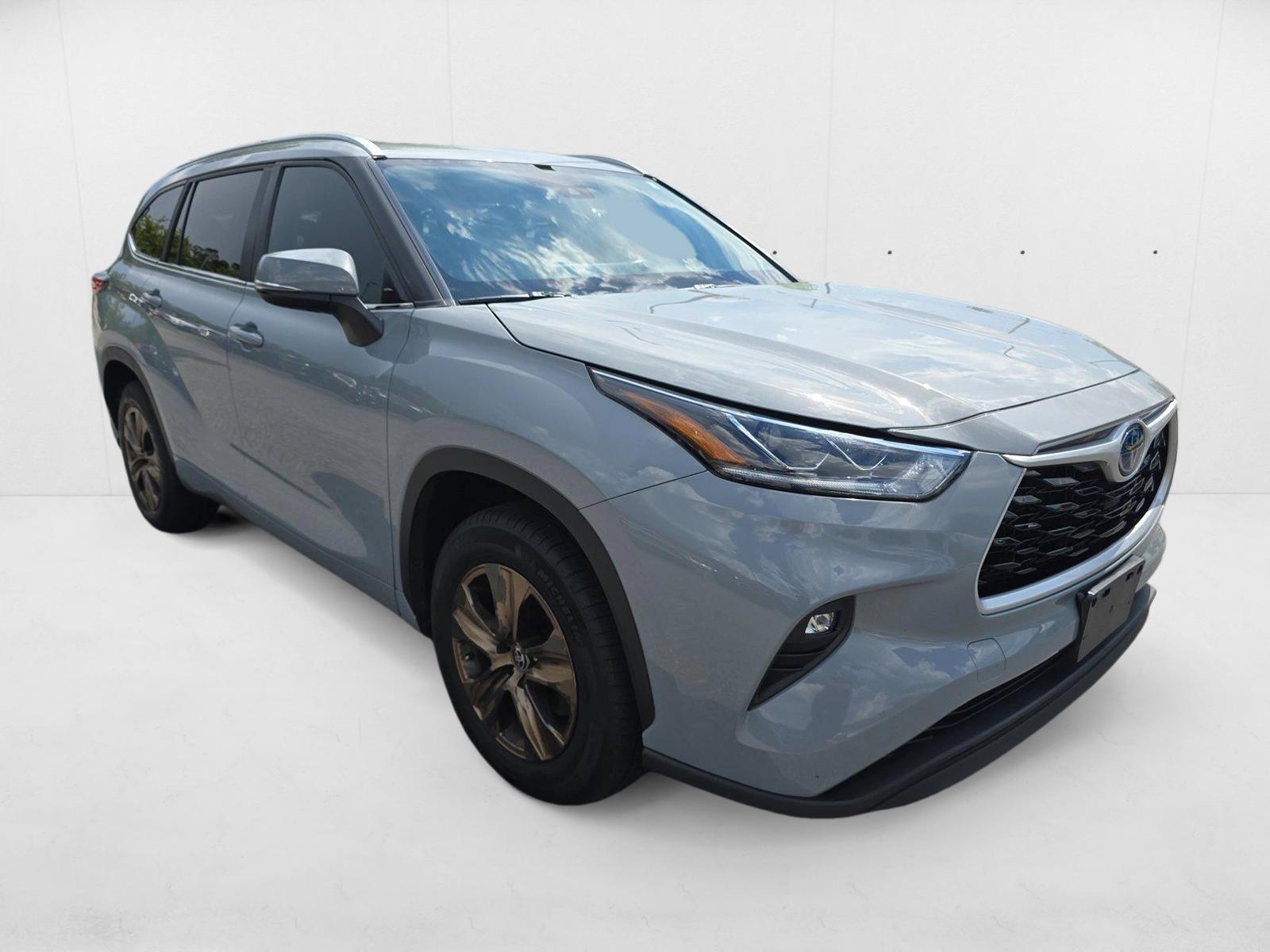 2023 Toyota Highlander Hybrid XLE Bronze Edition photo 3
