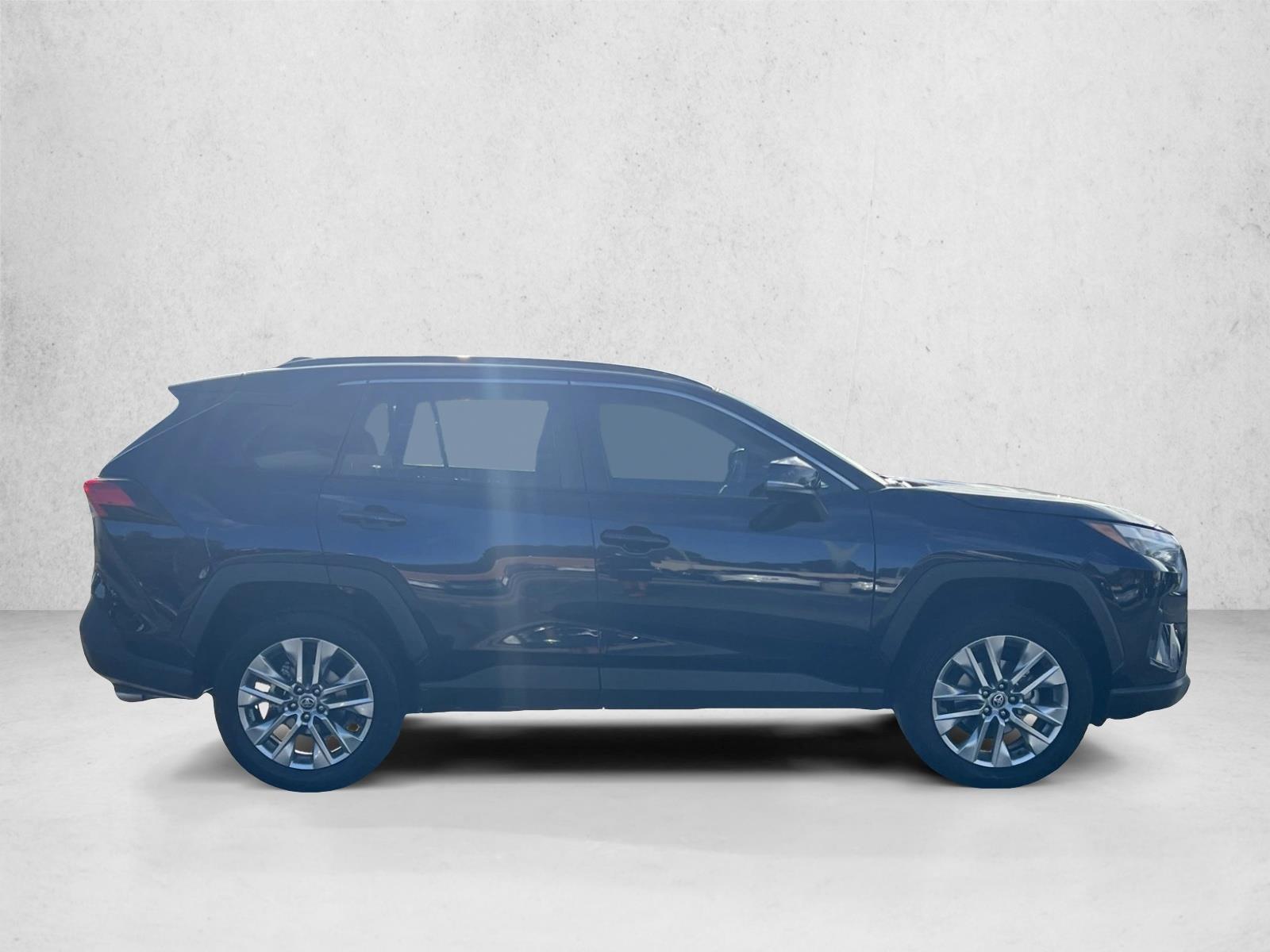 2024 Toyota RAV4 XLE Premium photo 4