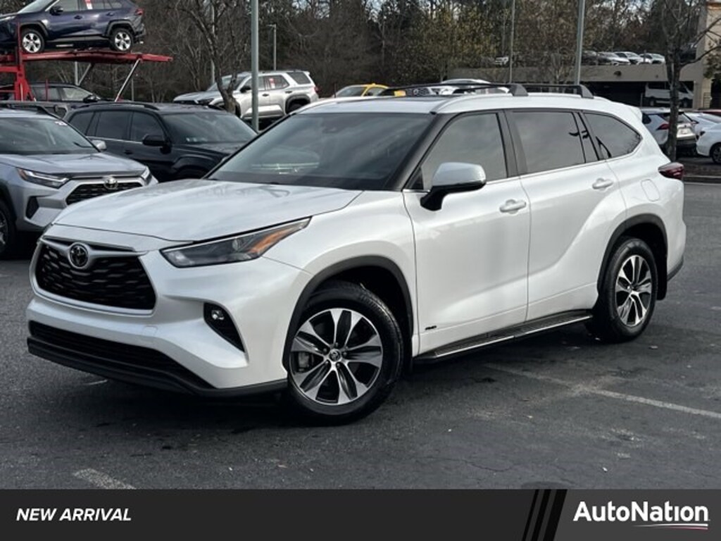 Certified 2025 Toyota Highlander Hybrid XLE SUV