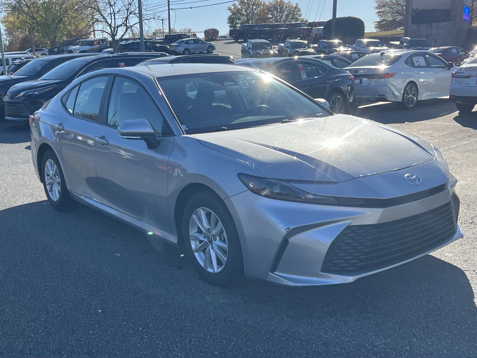 2025 Toyota Camry LE photo 4