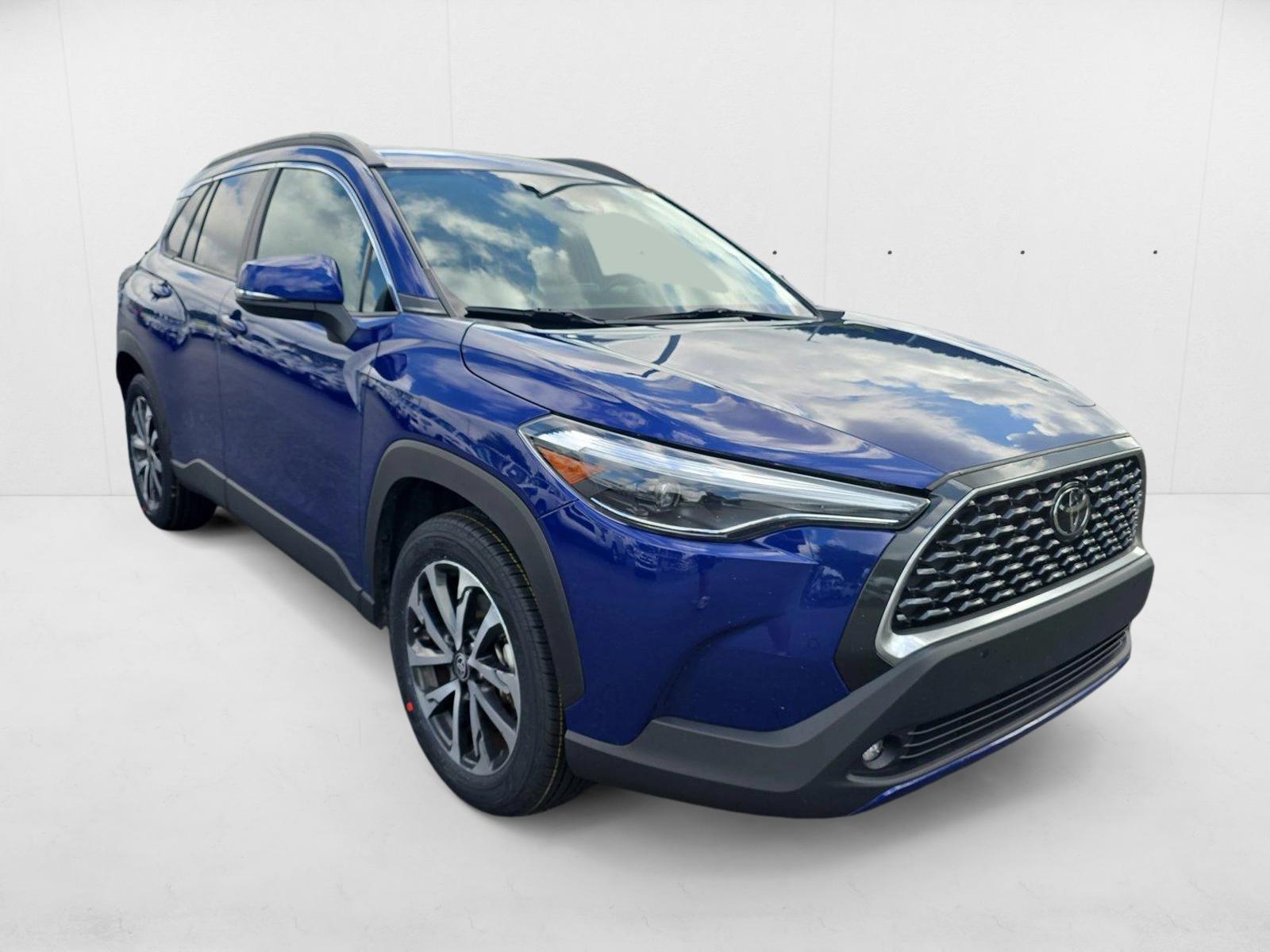 2024 Toyota Corolla Cross XLE photo 3
