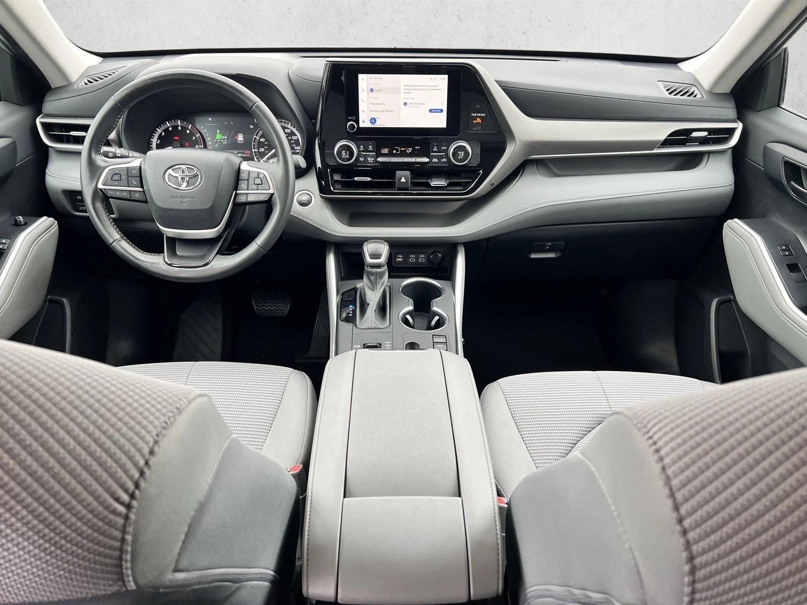 2024 Toyota Highlander LE - Photo 19