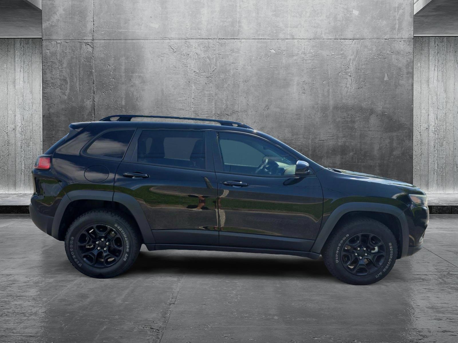 2022 Jeep Cherokee X photo 4