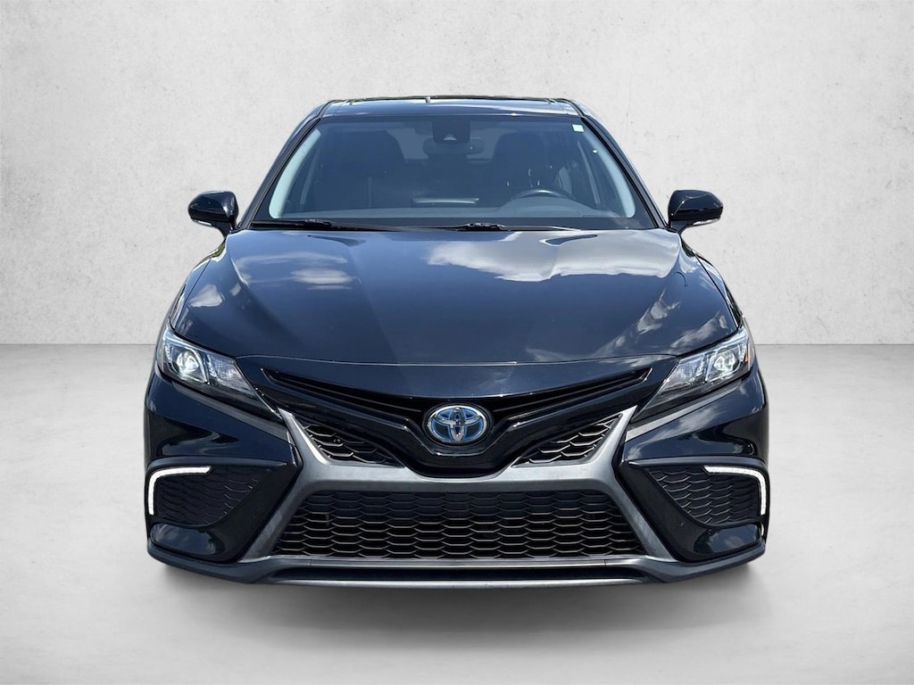 Used 2022 Toyota Camry Hybrid SE Sedan